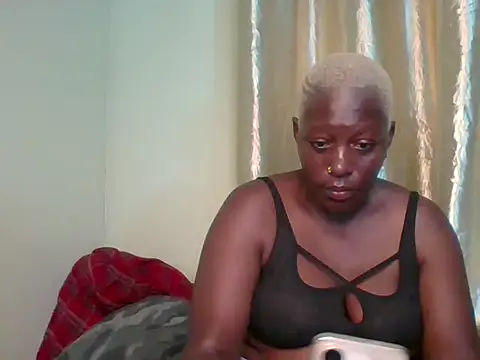 Snapshot of Poisonous_Ivy chatting on 01/12/25, 07:10 Poisonous Ivy online show from 01/12/25, 07:10