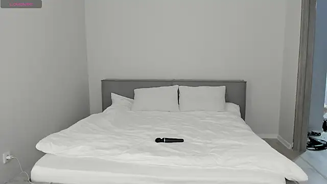 sarahphyllis online show from 11/29/25, 09:18