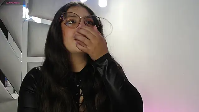 Paola Lyon  online show from 03/19/25, 07:06