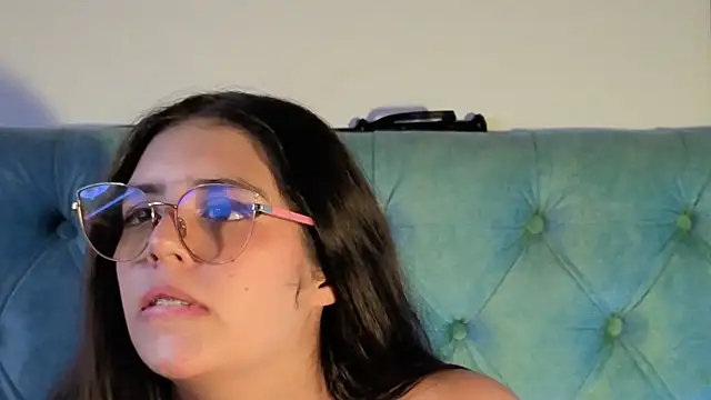 Paola Lyon  online show from 09/27/25, 06:51