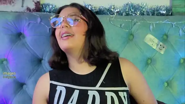 Paola Lyon  online show from 12/19/25, 07:10