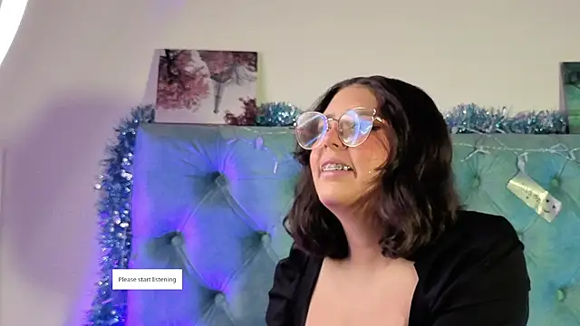 Paola Lyon  online show from 01/13/26, 06:24