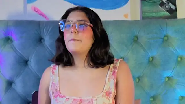 Paola Lyon  online show from 02/02/26, 12:59