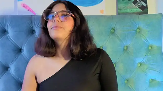 Paola Lyon  online show from 03/02/26, 12:34