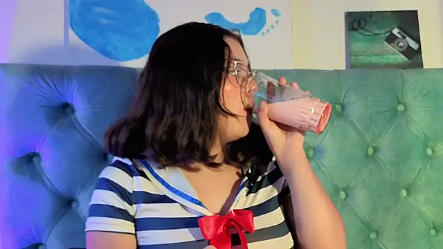 Paola Lyon  online show from 03/23/26, 12:20