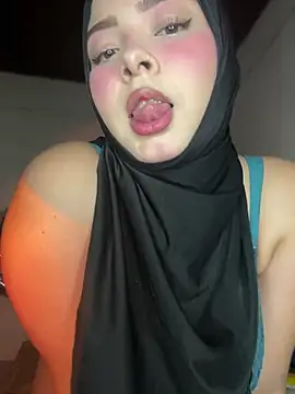 Snapshot of aneesa_darzi chatting on 03/20/25, 04:53 aneesa darzi online show from 03/20/25, 04:53