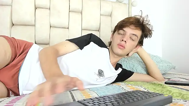 daniel hot03 online show from 11/21/25, 08:40