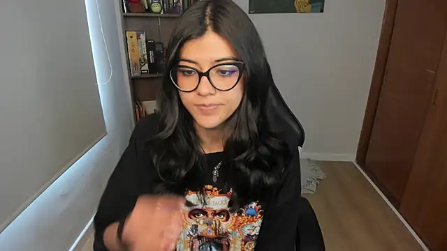 valerie  skyy online show from 12/19/25, 03:52