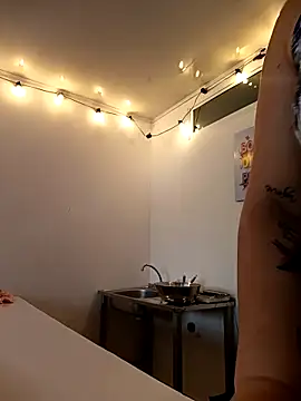 my-kitty online show from 12/17/25, 10:27