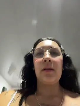 Snapshot of my-kitty chatting on 05/10/26, 02:06 my-kitty online show from 05/10/26, 02:06