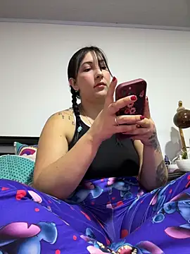Snapshot of my-kitty chatting on 05/26/26, 12:17 my-kitty online show from 05/26/26, 12:17
