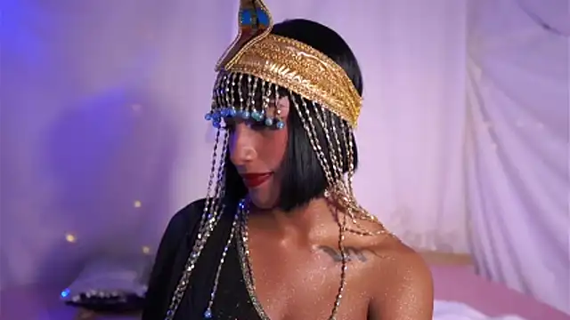 JulietaWinona online show from 10/31/25, 11:06