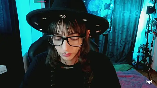 Snapshot of Kizzuky chatting on 03/14/25, 10:05 Kizzuky online show from 03/14/25, 10:05