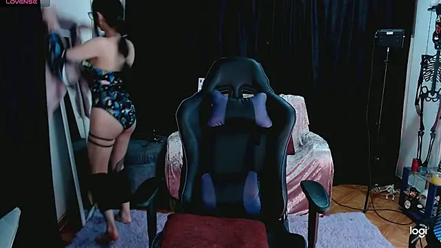 Snapshot of Kizzuky chatting on 09/10/25, 02:55 Kizzuky online show from 09/10/25, 02:55