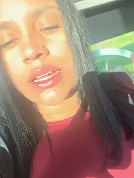 Snapshot of pamela_anderson_ chatting on 12/22/24, 11:33 pamela anderson online show from 12/22/24, 11:33