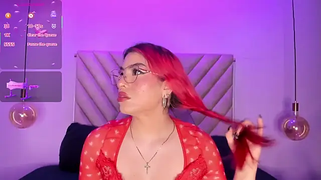 EmmaSwift  online show from 11/21/25, 01:48