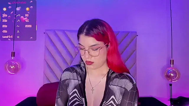 EmmaSwift  online show from 12/05/25, 02:42