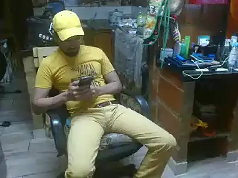 Snapshot of Dr_Pocholate84 chatting on 01/08/25, 02:25 Dr Pocholate84 online show from 01/08/25, 02:25