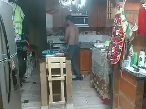 Snapshot of Dr_Pocholate84 chatting on 01/15/25, 02:17 Dr Pocholate84 online show from 01/15/25, 02:17