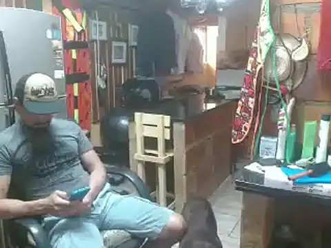 Snapshot of Dr_Pocholate84 chatting on 01/15/25, 06:08 Dr Pocholate84 online show from 01/15/25, 06:08