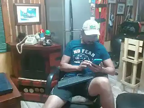 Snapshot of Dr_Pocholate84 chatting on 01/16/25, 06:37 Dr Pocholate84 online show from 01/16/25, 06:37