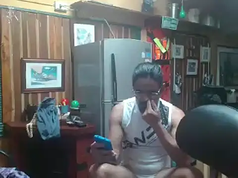 Snapshot of Dr_Pocholate84 chatting on 01/18/25, 04:37 Dr Pocholate84 online show from 01/18/25, 04:37