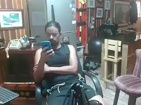 Snapshot of Dr_Pocholate84 chatting on 01/27/25, 06:09 Dr Pocholate84 online show from 01/27/25, 06:09