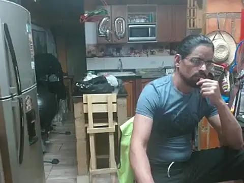 Snapshot of Dr_Pocholate84 chatting on 02/15/25, 03:20 Dr Pocholate84 online show from 02/15/25, 03:20