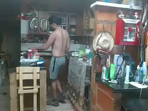 Snapshot of Dr_Pocholate84 chatting on 02/19/25, 04:44 Dr Pocholate84 online show from 02/19/25, 04:44