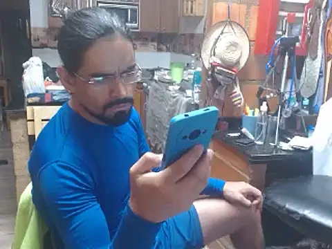 Snapshot of Dr_Pocholate84 chatting on 02/28/25, 02:42 Dr Pocholate84 online show from 02/28/25, 02:42