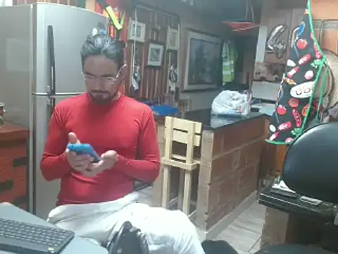 Snapshot of Dr_Pocholate84 chatting on 03/10/25, 03:45 Dr Pocholate84 online show from 03/10/25, 03:45