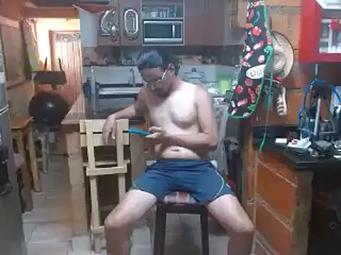 Snapshot of Dr_Pocholate84 chatting on 03/13/25, 07:06 Dr Pocholate84 online show from 03/13/25, 07:06