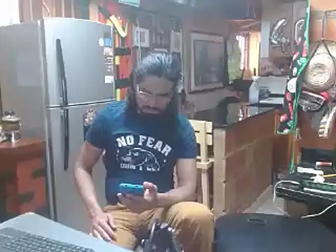 Snapshot of Dr_Pocholate84 chatting on 03/14/25, 05:02 Dr Pocholate84 online show from 03/14/25, 05:02