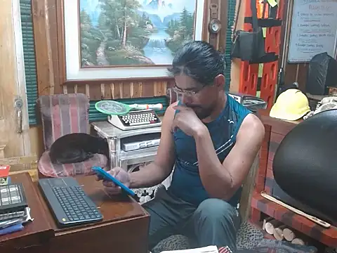 Snapshot of Dr_Pocholate84 chatting on 02/10/26, 05:06 Dr Pocholate84 online show from 02/10/26, 05:06