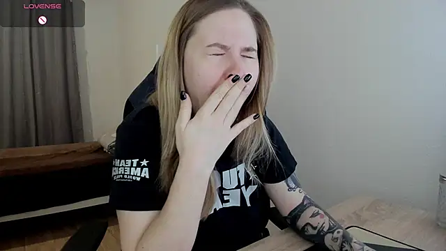 Olivia Munk online show from 03/16/25, 02:43