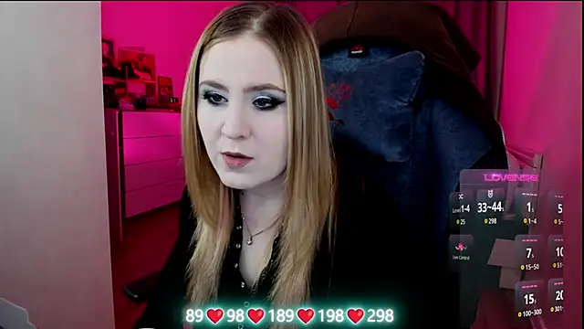 Olivia Munk online show from 12/02/25, 05:13