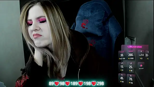 Olivia Munk online show from 12/05/25, 04:54