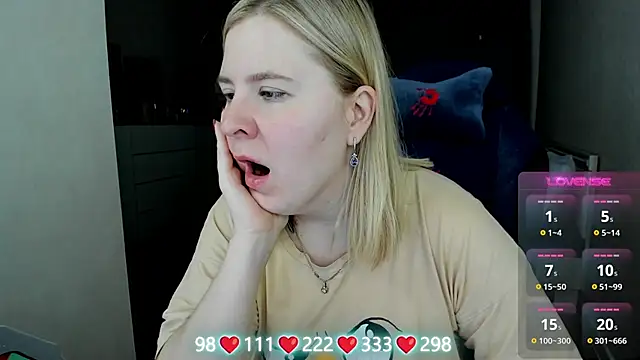 Olivia Munk online show from 04/04/26, 03:49