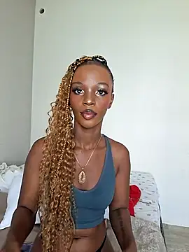 Kamdollie online show from 11/28/25, 07:22