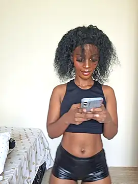 Kamdollie online show from 11/30/25, 08:51