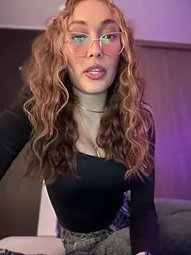 MichelleFerry  online show from 03/03/25, 01:42