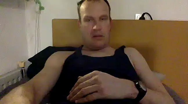 dlvis12 online show from 03/18/25, 07:42