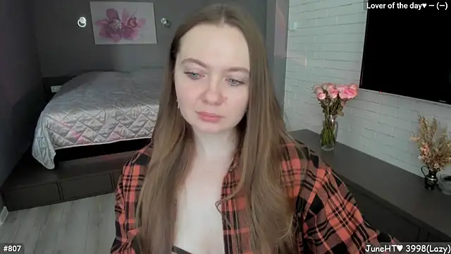 Snapshot of LizaGost chatting on 06/18/26, 11:25 LizaGost online show from 06/18/26, 11:25