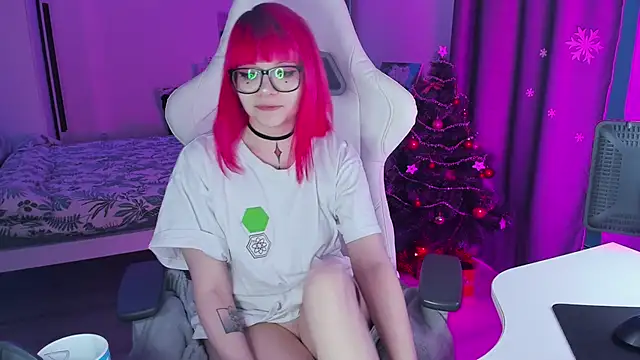 Snapshot of Yumi_Youkai chatting on 12/16/24, 07:04 Yumi Youkai online show from 12/16/24, 07:04