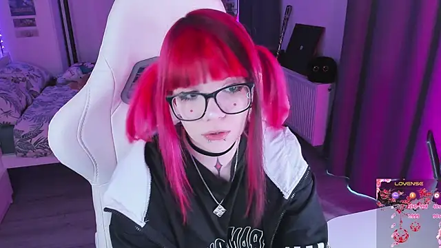 Snapshot of Yumi_Youkai chatting on 10/19/25, 09:32 Yumi Youkai online show from 10/19/25, 09:32