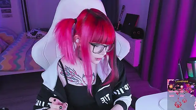 Yumi Youkai online show from 11/25/25, 10:48