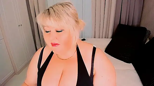 BIGTITSBBW online show from 01/29/25, 07:00