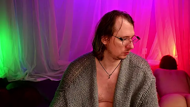 Claudia and elon  online show from 02/05/26, 02:16