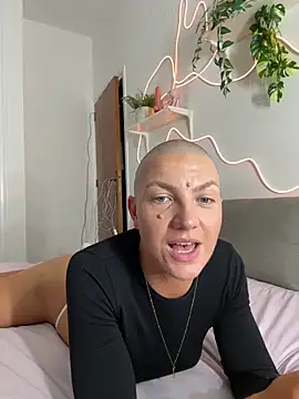 PaulinaSchubert1 online show from 03/23/26, 07:40