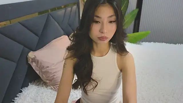 TrishaRey online show from 10/20/25, 04:46